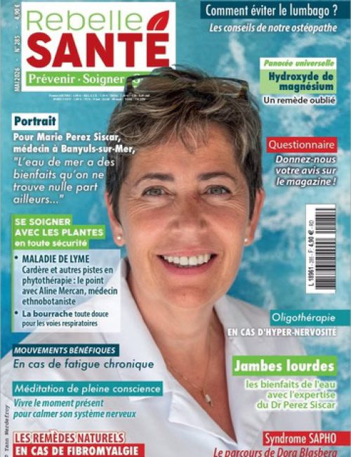 Femme souriante avec un stéthoscope, représentant la santé et le bien-être, pour illustrer la prévention et le traitement du lumbago.