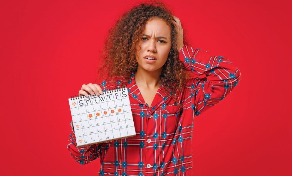 Saignements menstruels irréguliers, douleur intense et fatigue, accompagnés de confusion, peuvent indiquer un problème de santé nécessitant une consultation médicale spécialisée.