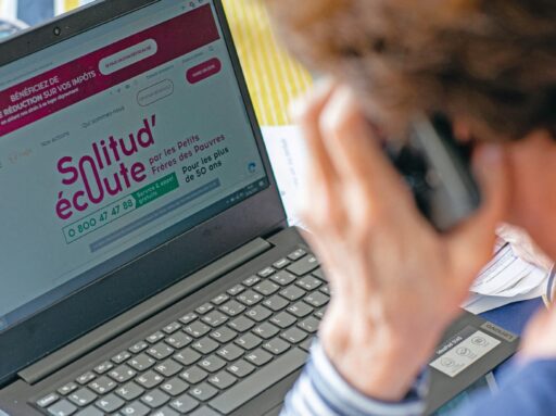 Aide à la déclaration automatique pour Rebelle Santé, facilitant la gestion des démarches administratives en ligne.